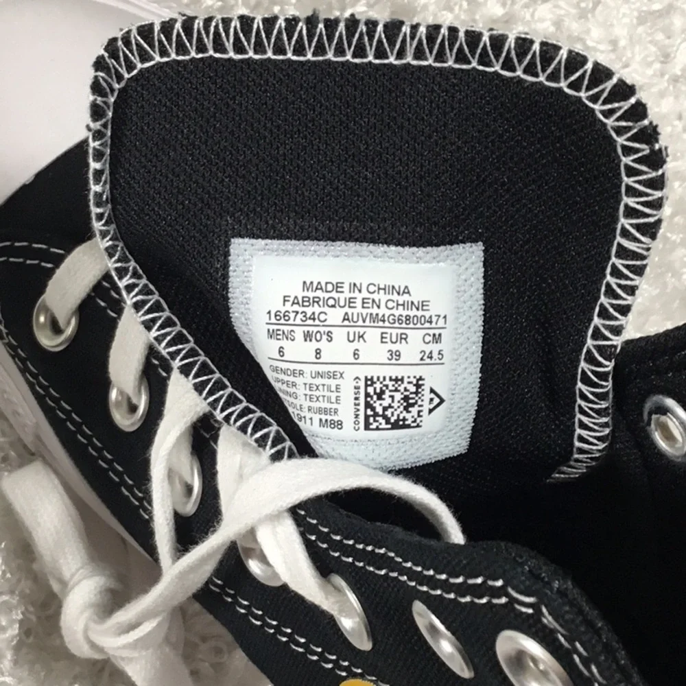 NWT Converse Black and White High-Top Canvas Sneakers Man 6 Women 8